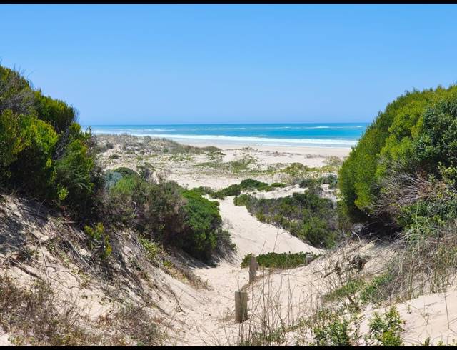 786M² VACANT LAND FOR SALE IN PARADISE BEACH
